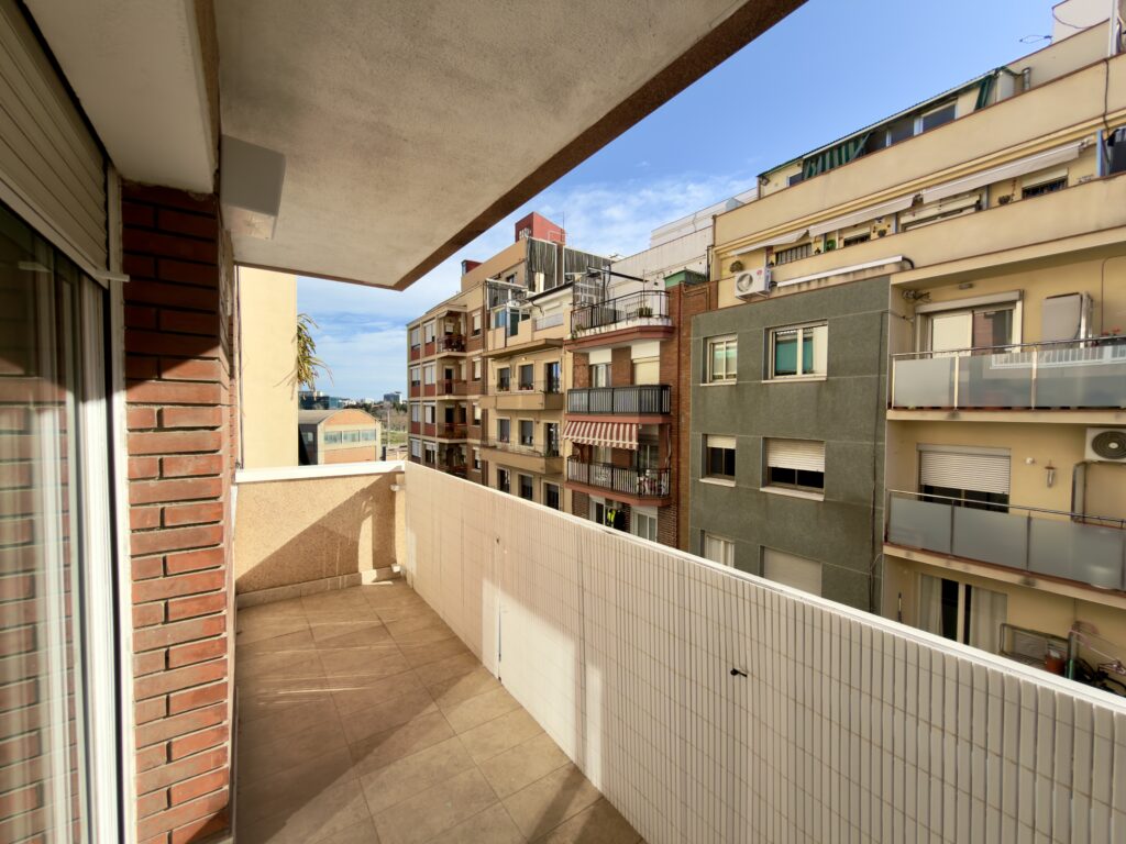 PISO EN GENERAL MANSO
